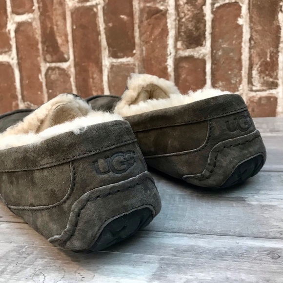 UGG Men’s Ascot Shearling Lined Suede Slipper - Picture 10 of 16